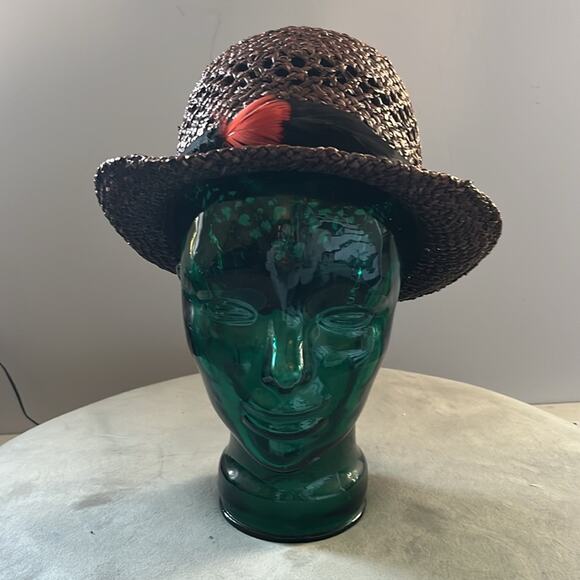 Vintage straw Cloche hat with Feather pin - Picture 2 of 7